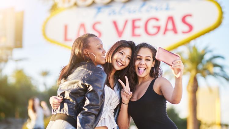 20 Fun Pictures & Selfies to Take While in Las Vegas